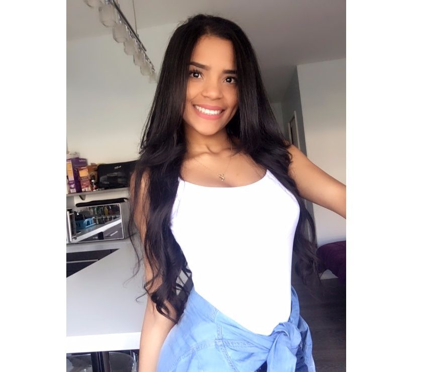 Maya beauté charmante eurasienne